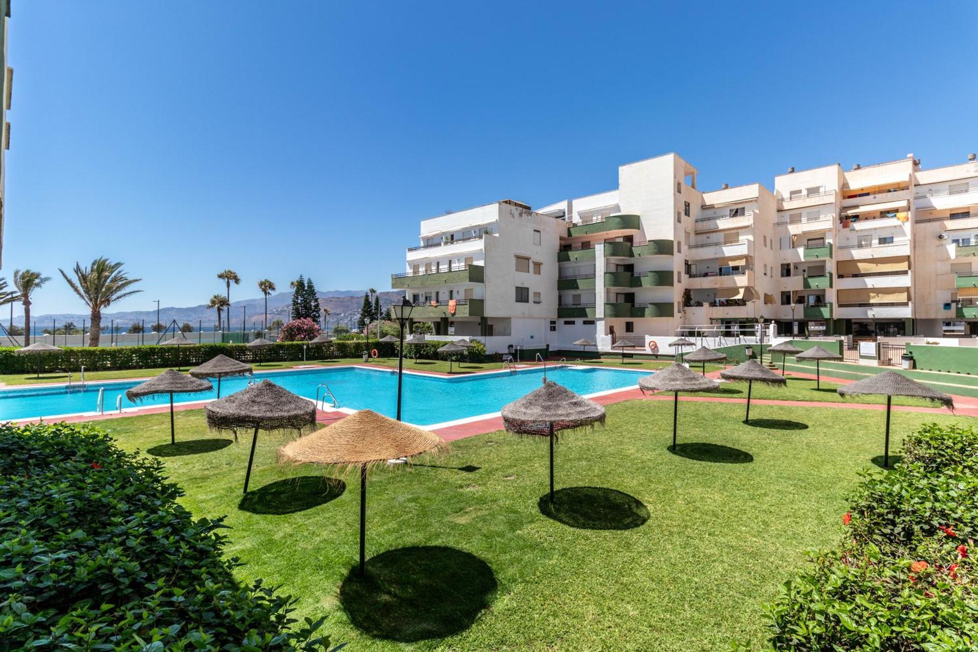 Rentitspain Moderno Apartamento Calaverde Frente Al Mar Salobreña Exterior foto