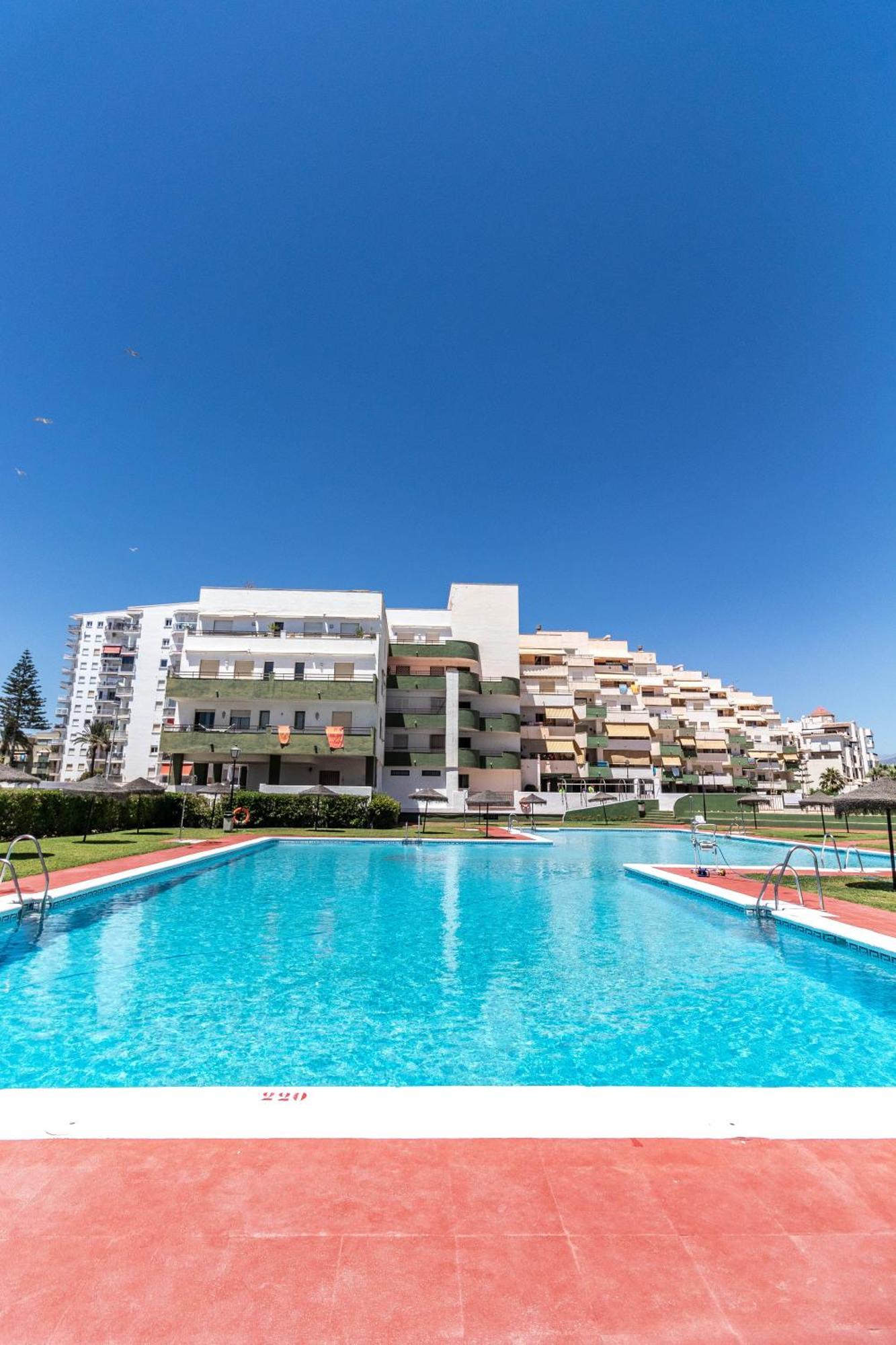 Rentitspain Moderno Apartamento Calaverde Frente Al Mar Salobreña Exterior foto