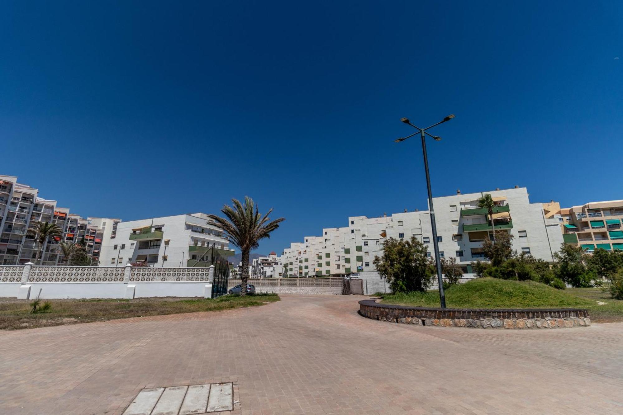 Rentitspain Moderno Apartamento Calaverde Frente Al Mar Salobreña Exterior foto